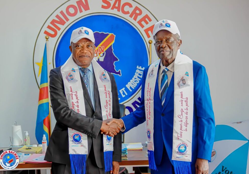 prof_andré_mbata,_secrétaire_permanent_union_sacrée_patriarch_sénateur_jonas_munkamba